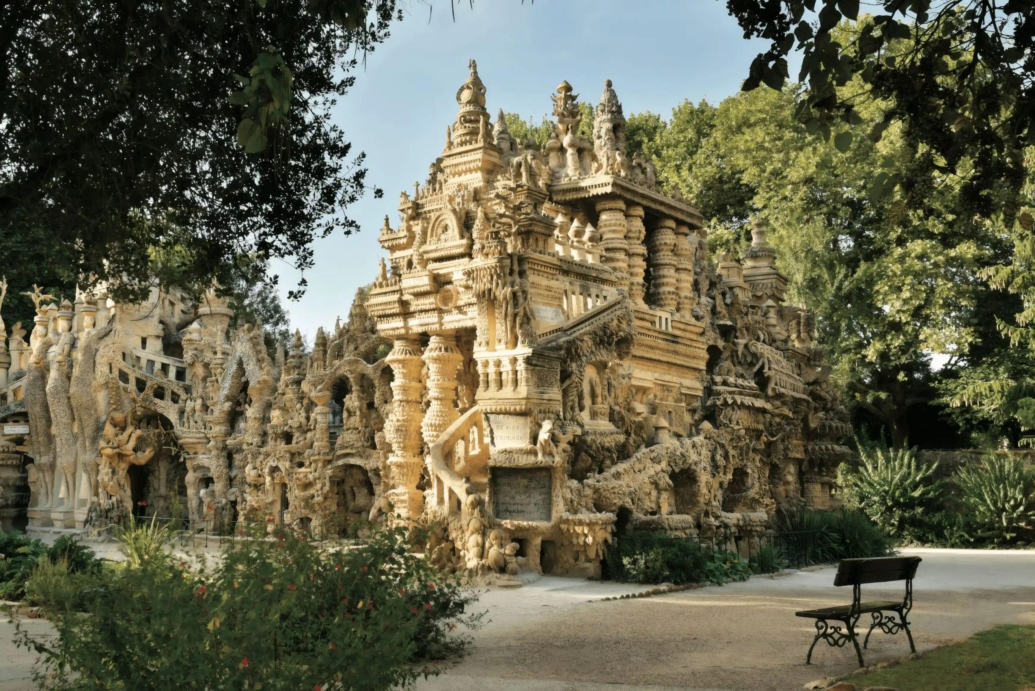 Façade du Palais Idéal du Facteur Cheval